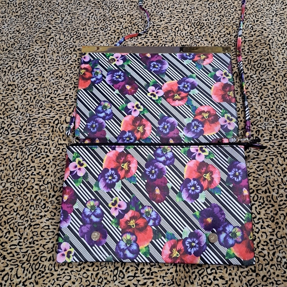 💥3/$25💥 NWOT ALDO FLORAL + STRIPED ENVELOPE CROSSBODY/CLUTCH - Picture 3 of 13